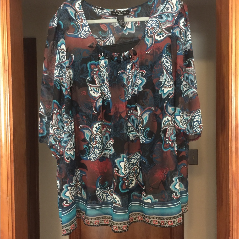 Beautiful lightly used & new blouses 👚